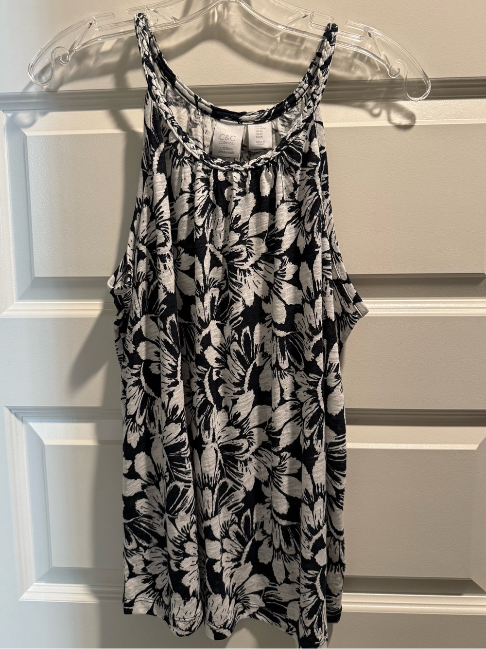 C&C California Black & White Floral Braided-Neck Tank Sz M NWT